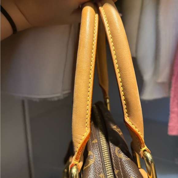 Louis Vuitton Monogram Manhattan GM - Picture 10 of 15